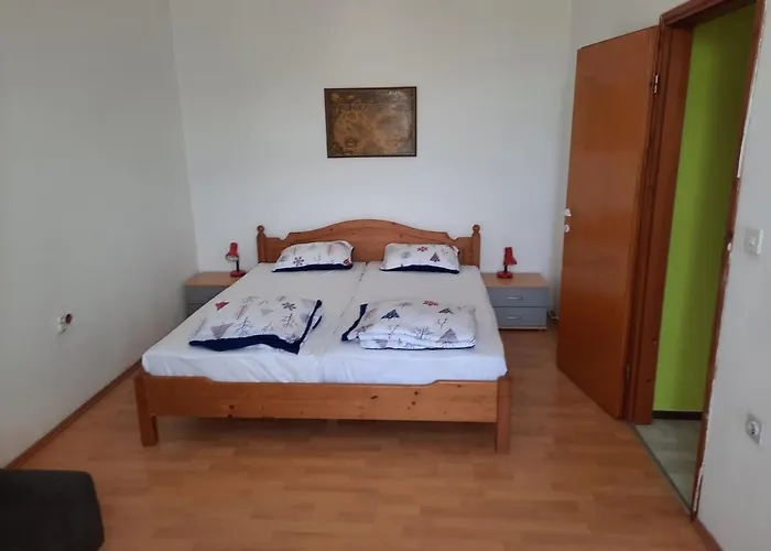 Viribus Apartman Póla